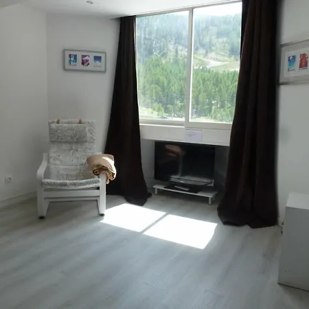 Apartment Spacieux Et Renove, Au Pied Des Pistes, Avec Veranda Fermee - - Fr-1-292-140